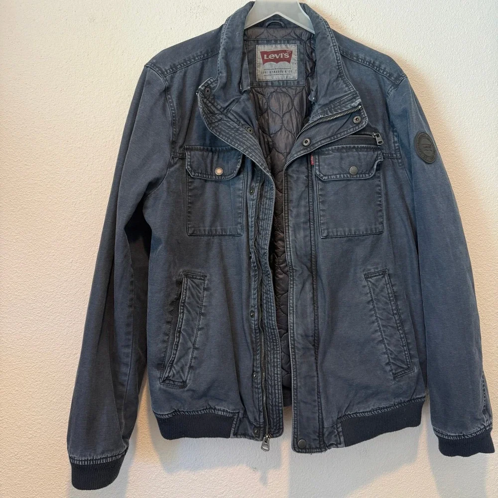 Levis levis mens